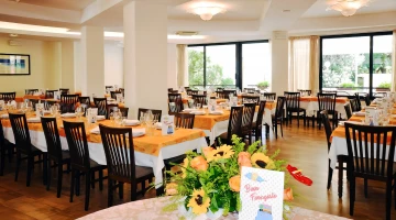 Restaurant hall