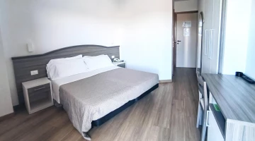 Double room with desk