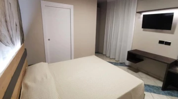Chambre double avec TV et bureau