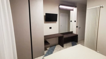 Chambre double avec TV et bureau