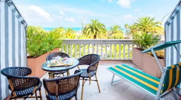 Private möblierte Terrasse