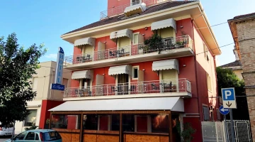 Hotel Lo Squalo