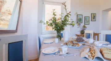 Colazione allestita in sala