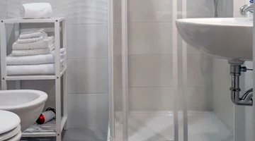 Bagno con box doccia