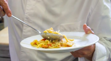 Strozzapreti al sugo di pesce
