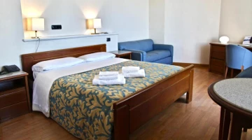 Superior double room facing the sea