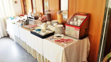 Continental breakfast buffet