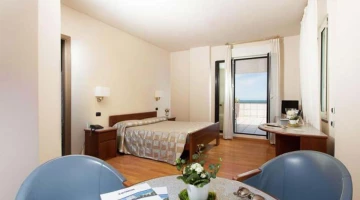 Suite with large private terrace