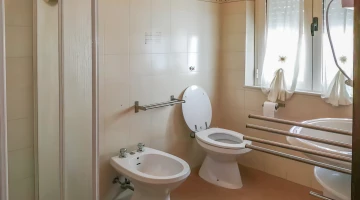 Private bathroom with shower box