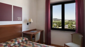 Economy-Zimmer mit Schreibtisch