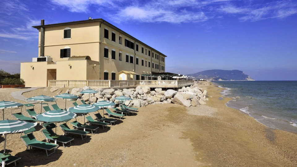 Hotel mit Privatstrand