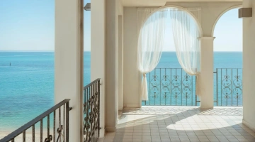 Large sea view terrace in the Suite