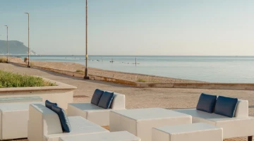 Ruhebereich mit Sofas