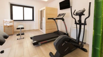 Geräte im Fitnessraum