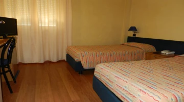 Family room with single beds