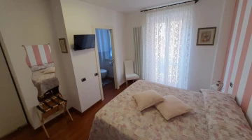 La Bottiglia double room with TV