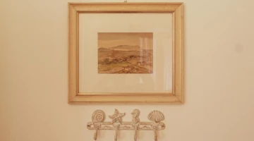 Furnishing details