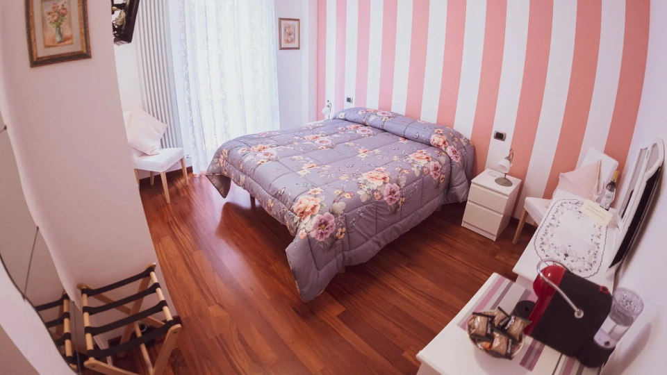 La Bottiglia double room