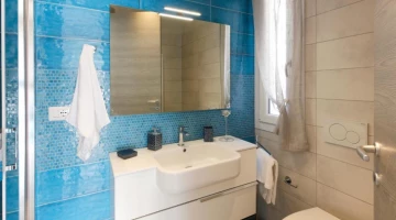 Badezimmer im Vierbettzimmer