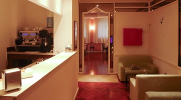 Area bar con salottino