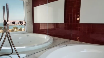 Whirlpool-Badewanne in der Suite