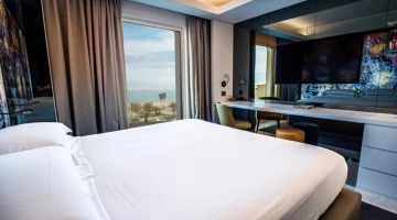 Suite mit Balkon und Blick auf das Meer