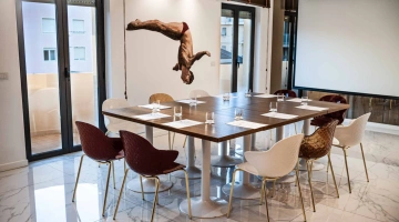 Equipped meeting room