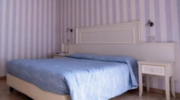 Zimmer mit klassischer Einrichtung