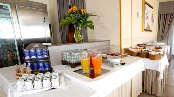 Fruit juices for breakfast