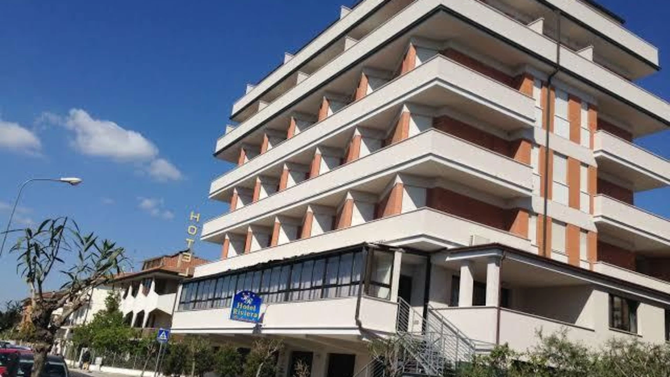 Fassade des Hotel Riviera