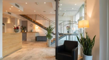 Wartezimmer an der Rezeption