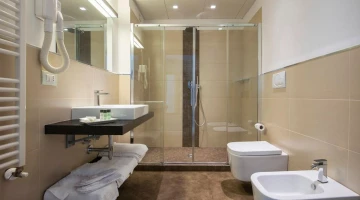 Badezimmer im Zimmer