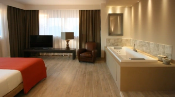 Soft lights in the suite