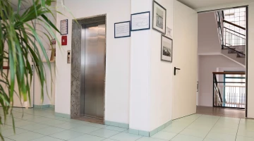 Elevator to the floors
