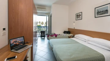Triple room with balcony