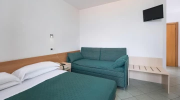 Double room with sofa