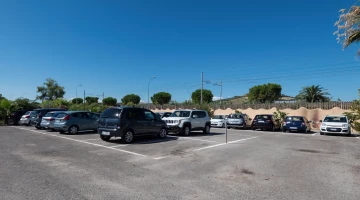 Free outdoor parking