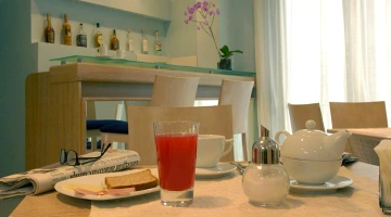 La table est mise pour le petit-déjeuner