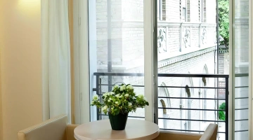 Balcon dans la chambre