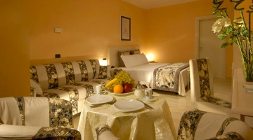 Petit-déjeuner en chambre