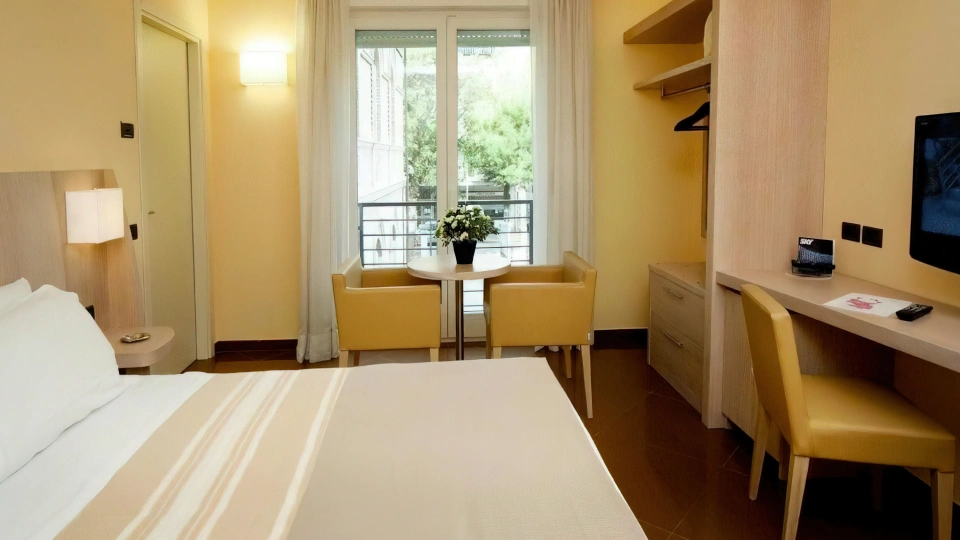 Chambre double avec télévision