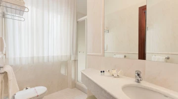 Badezimmer im Zimmer