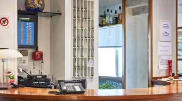 Reception counter