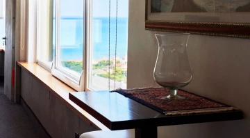 Furnishing details