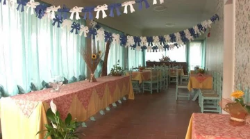 Large breakfast room