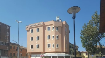 Hotel De La Ville