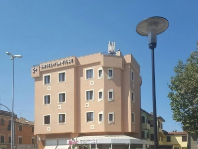 Hotel De La Ville