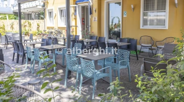 Outdoor lounge
