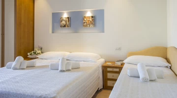 Dreibett-/Vierbettzimmer