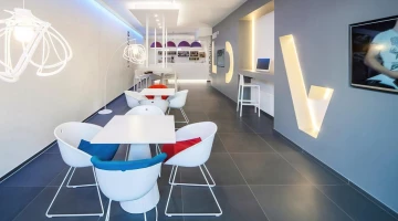 Lounge bar